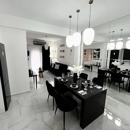 Black & White Luxury Living * Kateríni