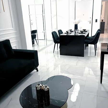 Black & White Luxury Living Kateríni