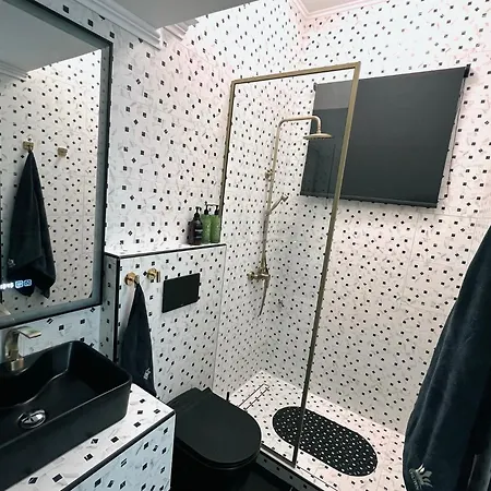 Black & White Luxury Living Apartamento Kateríni