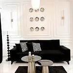 Апартаменты Black & White Luxury Living Катерини