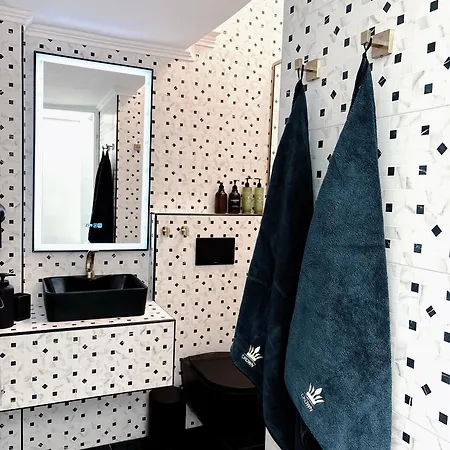 Black & White Luxury Living Appartamento