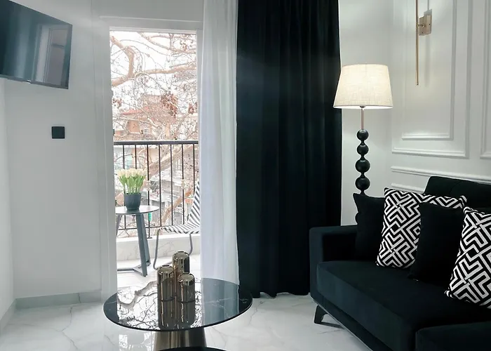 Black & White Luxury Living